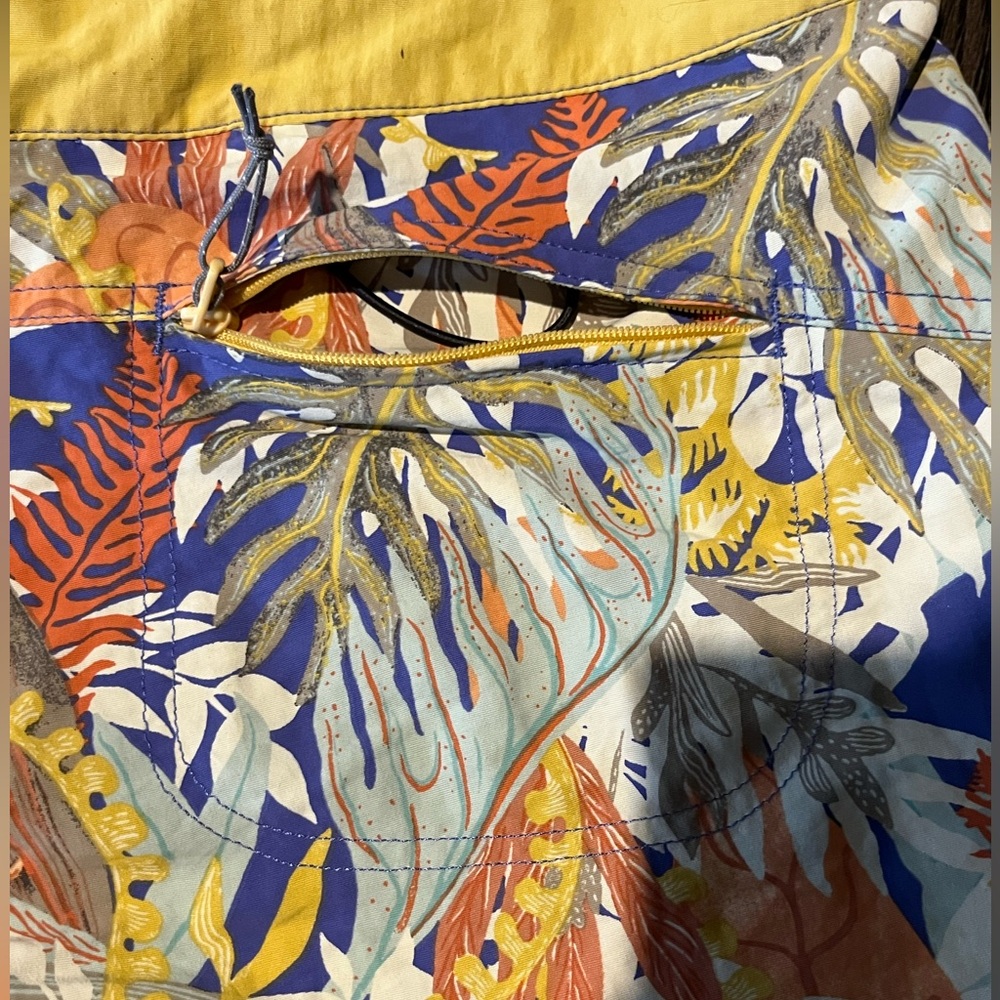 Patagonia Women’s W's Wavefarer® Boardshorts - 5''' Jurassic Ferns Size 6 - Picture 10 of 13